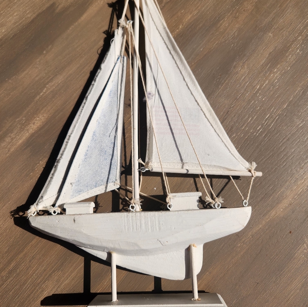 Nautical Model Sailboat with American Flag - Picture 3 of 3